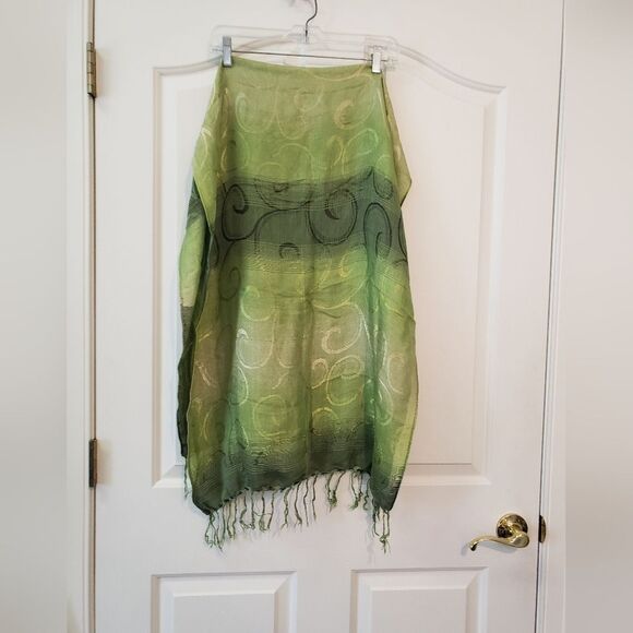 Green Patterned Shawl - Picture 3 of 4